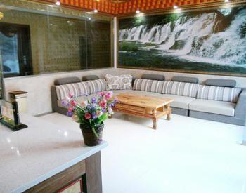 Yixinyuan Hotel Дзиуджайгоу Екстериор снимка